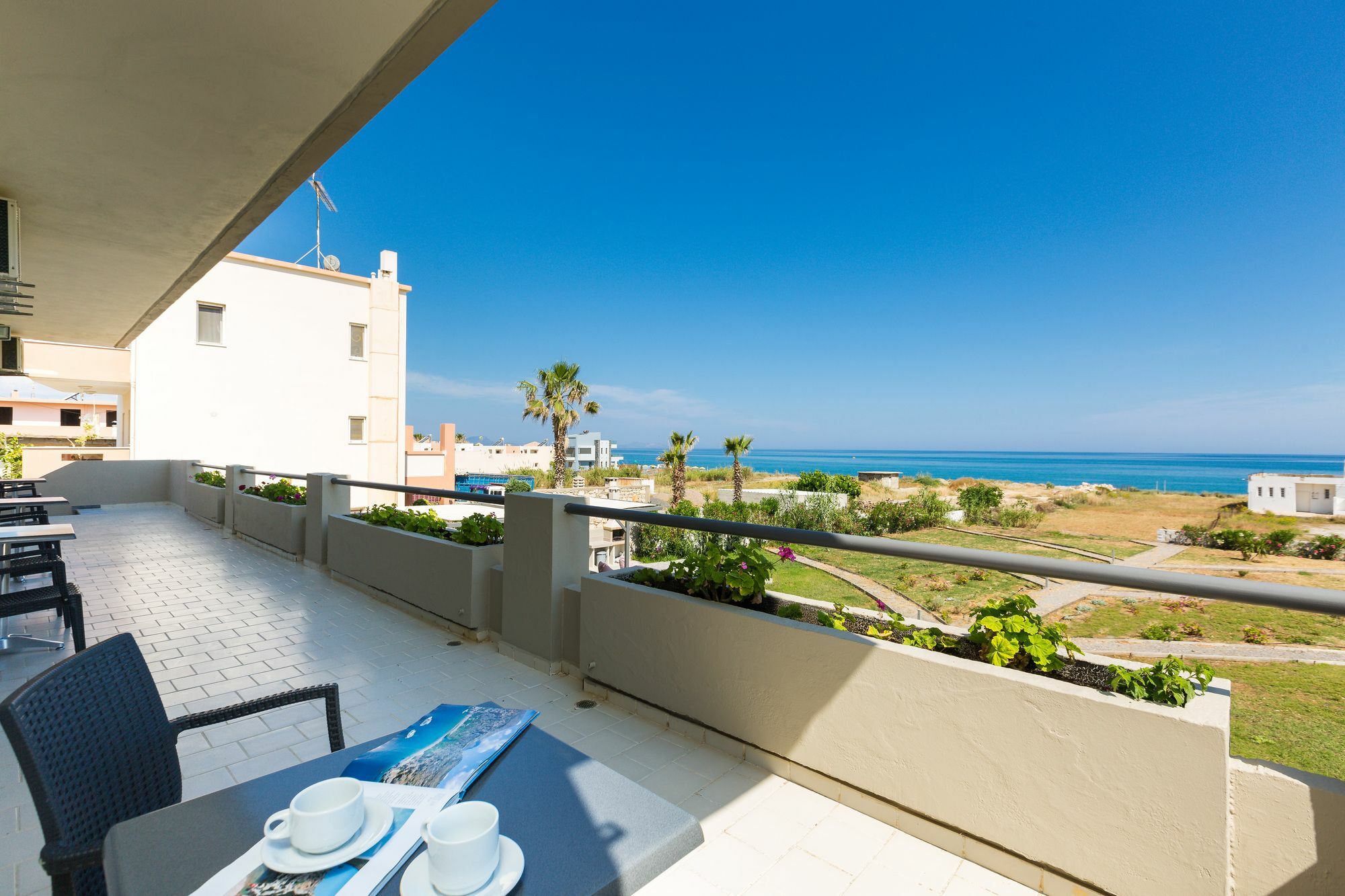 Yiannis Apartments Adelianos Kampos Exteriér fotografie